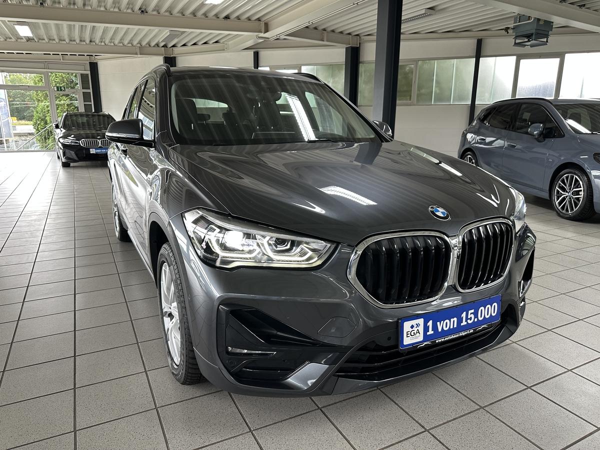 BMW X1sDrive20i Sport Line Pannodach LED Leder AHK HUD