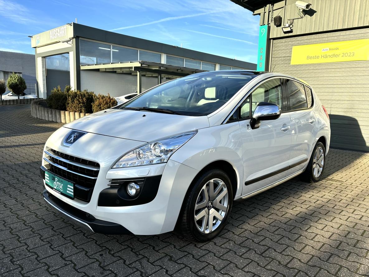 Peugeot 3008 Hybrid4 HDi NAVI PDC PANO SHZ 