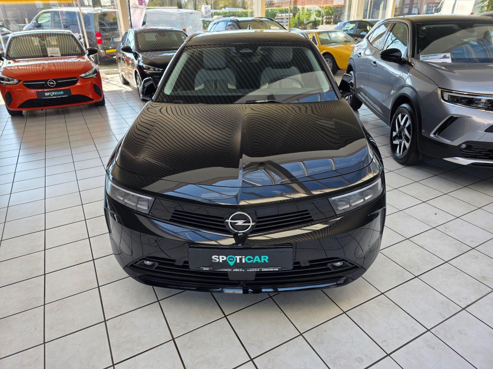 Opel Astra L Sports Tourer Elegance 1.2  (130 PS)