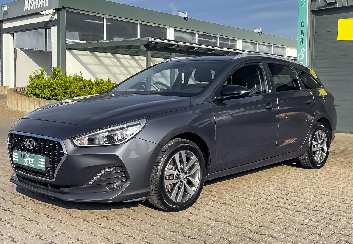 Hyundai i30 1.4 YES! NAVI SHZ PDC CARPLAY